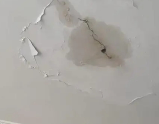 鸡冠阳台漏水维修公司分享下屋面防水工程质量问题原因分析